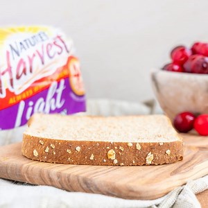 Which dish are you secretly hoping no one eats – so you can keep all that leftover goodness for yourself? Whatever it is will taste great the next day on Nature’s Harvest Light Multigrain Bread. Get the recipe: http://bit.ly/2Mta2ta | Nature's Harvest Bread
