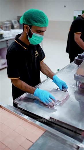 How Makeup Highlighter Is Actually Made Inside a GMP Certified Beauty Lab