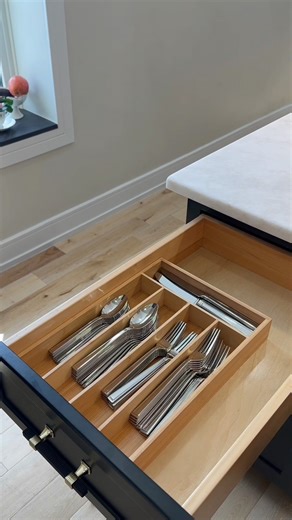 2.7K views · 52 reactions | Our favorite way to kick off the weekend? A flatware refresh! | Lenox | Facebook