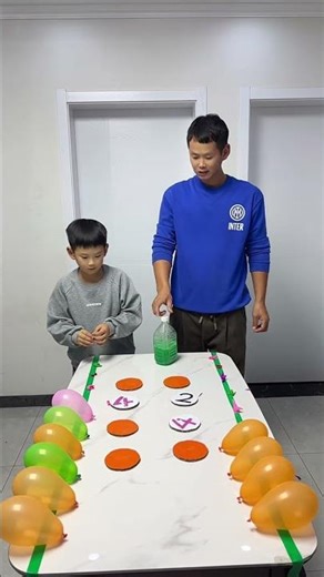 翻瓶子扎气球挑战Bottle flip balloon popping challenge #孩子就是拿来玩的 #funny #骗你生娃系列