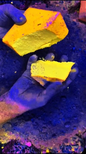 Cr ‪@ColourChalk‬ #asmr #relax #crunchynoises #oddlysatisfying #soap #crunchycrumbles #satisfying