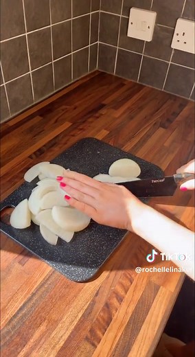 Delicious Braised Steak Recipe for a Cozy Family Dinner