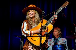 How to watch 2022 CMA awards: Time, channel, free live streams, more