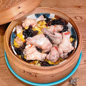 金針菜とドラムスティックの中華蒸し レシピ・作り方 | クラシル