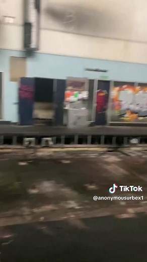 Exploring an Abandoned Factory in Melbourne - Urban Exploration