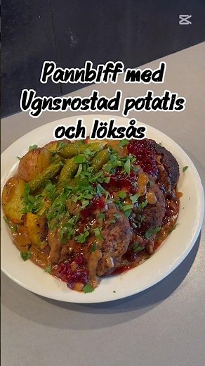 Pannbiff med ugnsrostad potatis och löksås #matlagning #husmanskost #potatis