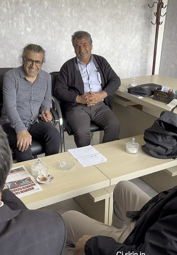 Çi şîrîn in: Ayhan Ekmene ve Çirokên Zindî