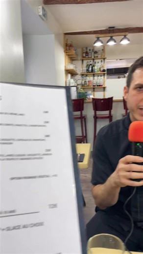 Dans son restaurant (Le Bruit des Miettes) nîmois, Charles attend les amateurs de belles et bonnes choses à des prix raisonnables. Pizza et produit local font partie de sa devise | ObjectifGard