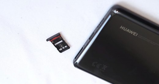 Does Huawei P30/P30 Pro have dual SIM or micro SD card slot?