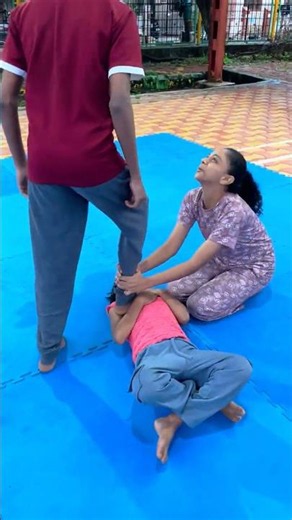Easy Self-Defense Technique Every Girl Should Know! 🚨 (Kid Friendly) #ParentingTips #AntiBullying