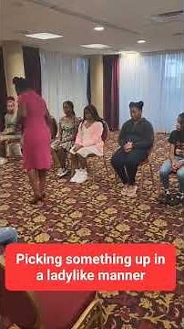 The Right Way to Pick Up Objects: Etiquette Tips for Women to Avoid Embarrassment