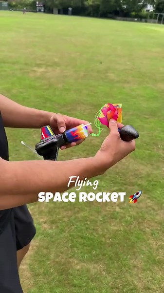 This this flying rocket toy is so good! Great way to get the kids outside this summer! ☀️🚀 #flyingtoys #toys #outdoortoys #kidstoys #tiktokmademebuyit #spotlight