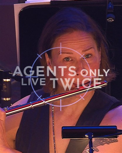 DR Symfoniorkestret / The Danish National Symphony Orchestra on Instagram: "Se hele koncerten på @dr2tv: Agents Only Live Twice 📺 Spioner, agenter og hemmelige detektiver var på programmet, da vi i august opførte fire koncerter med en vaskeægte skurk som vært; nemlig @caspar_ph. Ingen ringere end formidable @emmasmith_music var solist på koncerterne 👏 I aften kl. 19.45 sender DR2 hele koncerten. Her får du en lille smagsprøve på festlighederne."