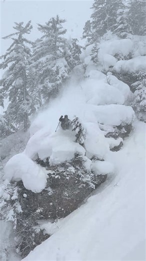 Jerry vs 🇯🇵 Pillow Stack #niseko #japan #hakuba #skiinstructor #dayinthelife