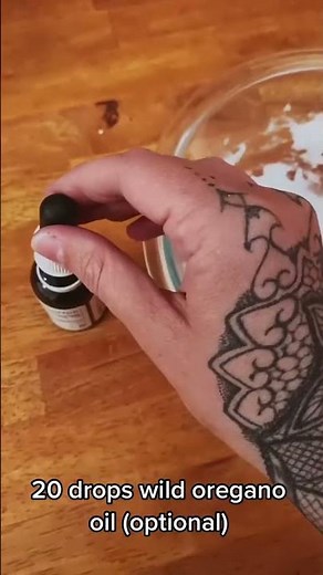 How to make your own toothpaste! I’ve been using this recipe for a while & my teeth and gums are so