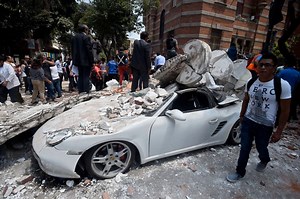 Massive earthquake hits Mexico City