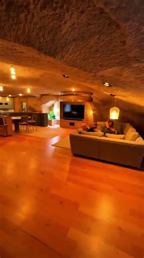 He Found a Secret Billionaire Lounge Hidden Beneath the Snow in the USA ❄️✨ #SecretLounge