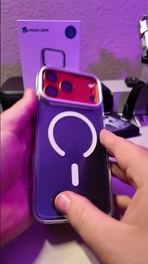 This is one of those “why is nobody talking about this?!” products 😳📱 This MAGIC JOHN iPhone case