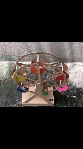 DIY Ferris Wheel Craft Tutorial with Cardboard
