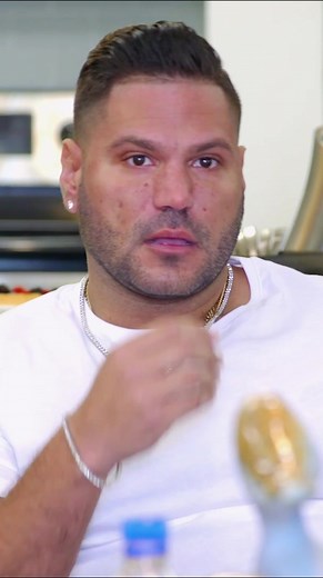 in an emotional apology, Ron opens up to the fam to make amends and take accountability for his actions. #jsfamilyvacation #jerseyshore #jerseyshorefamilyvacation #ronniemagro #emotional