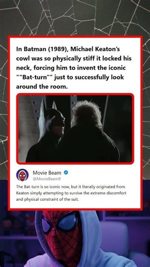 Batman 1989 Michael Keatons Stiff Cowl Forced Him to Invent the Iconic Bat-Turn