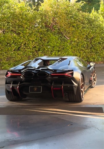 Lamborghini Revuelto V12 — Luxury Supercar Overview