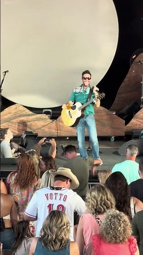 Yee-haw! It’s the first weekend of the Heartbreak On The Map Tour. Ticket giveaway in description.