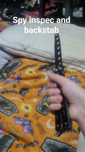 Doing the spy tricks from tf2 #Tf2 #butterflyknife