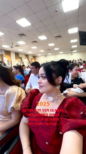 Jennett_golden | INFLUENCER & FASHION on Instagram: "2025🫶🏻#2025 #казань #студенты #кфуказань #turkmenistan #девушек #рекомендации"