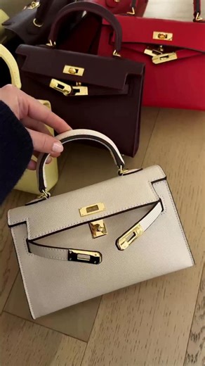 Amy Jackson on Instagram: "When the original is nearly impossible to get (and a major investment). For anyone who appreciates the look but wants a practical, everyday option, this option is worth a closer look. Comment BAG below to receive a DM with the link to this post on my LTK https://liketk.it/5Mnzy You must be following me @fashion_jackson to get the links! Follow my shop @fashion_jackson on the @shop.Itk app (search “fashion_jackson”) to shop this post and get more exclusive app-only cont