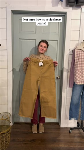 These camel jeans 😍 which outfit is your style? #boutique #fashion #shopping