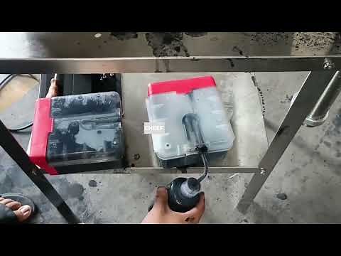 How does the Linx 8900 machine replace the service module?