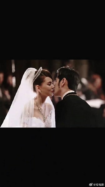 周杰伦公布JH含义为Jay&Hannah，分享感情喜悦