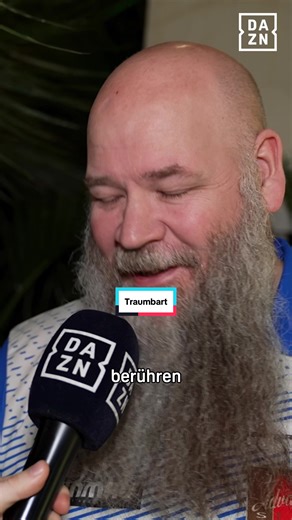 Wir sind so gespannt auf den Moment, in dem die beide auf der Bühne stehen 😂 Die gesamte #DartsWM seht Ihr live auf DAZN 📺 #DARTZN