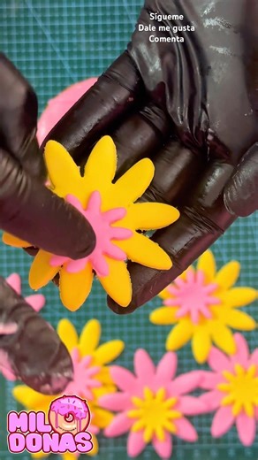 Donitas de florecitas 🌼🌸 #donuts #shortsvideo