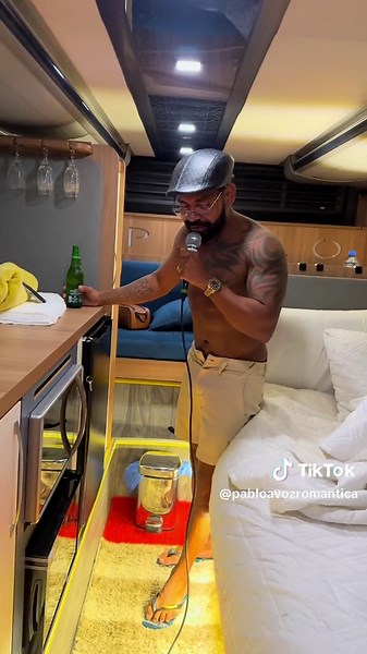 Pablo canta sucesso de Zezé Di Camargo e Luciano