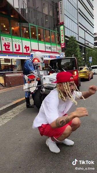 🏃‍♂️💨🚓🚨 #安全運転 #SAFEDRIVER #SHO #POPSHO #職質 #ヤクブーツはやめろ