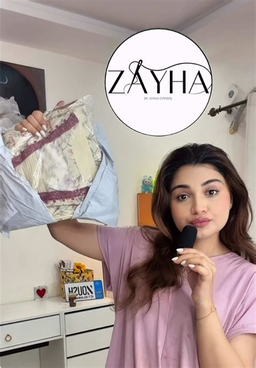 If you guys don’t wanna get scammed so this video is for you and today we have @zayha.co or in ka instagram par page hai by the way the dress itself is very beautiful very comfortable very breathy and I am obsessed with this stitching and the neatness specially and if you are living overseas darling this is the page and if you’re looking for plus size this girl is for you 🥂