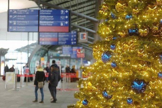 16 Holiday Travel Tips for a Less Stressful Festive Season