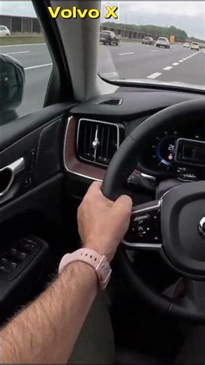 NEW Volvo XC40 vs Volvo XC60 Acceleration #shorts #car