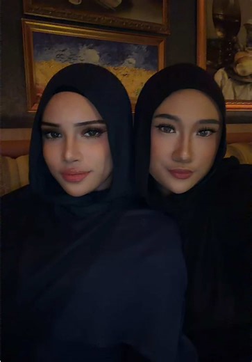 Aleeza (@loooovelyz)’s video of make up