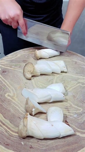 Awesome Mashroom Cutting Trick . Chinese Style . #festivewithshorts