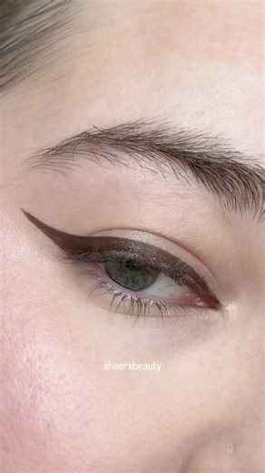 Do you like brown eyeliner? 😍 I really like this one from ‪@urbandecay‬ #colouredeyeliner