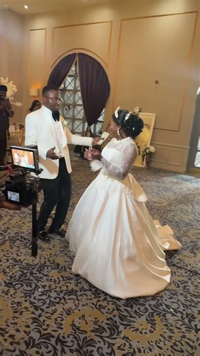 Husband and wife first dance