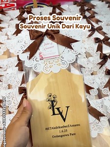 Souvenir Unik dan Bermanfaat dari Bahan Kayu