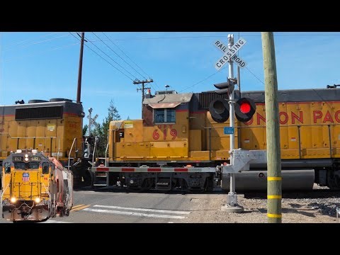 UP 662 LRS44R Local South | E, Grayson Rd. Railroad Crossing, Cowan CA