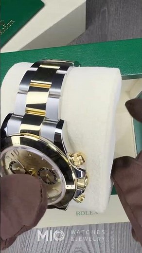 Unboxing the Rolex 126503-0004 Cosmograph Daytona – a striking blend of performance and prestige.