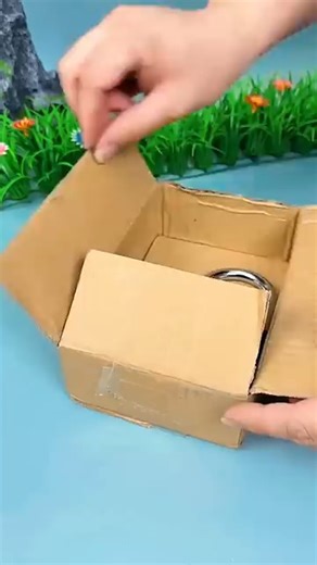 Trendeasy on Instagram: "🔒 ANTI-THEFT PAD SENSOR ALARM LOCK 🔒 “Looks like a normal lock… until someone touches it. 🔊” “Padlock + 110dB alarm = double security in one click.” “They jiggle it, it SCREAMS. Simple.” “Protect your bike, gate, locker, shop – one smart lock for all.” “Sleep easy knowing your lock will shout before you have to.” “Old‑school key, new‑school sensor alarm.” “This tiny lock makes a LOT of noise.” #alarmlock #antitheftlock #securitylock #padlockwithalarm #smartlock #homes