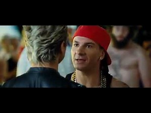 Cinéma en Français - Fatal Bazooka - Scène Culte N°10 # La Pecno Parade