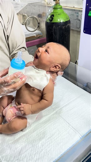 How to Safely Bottle Feed Your Baby: A Complete Guide